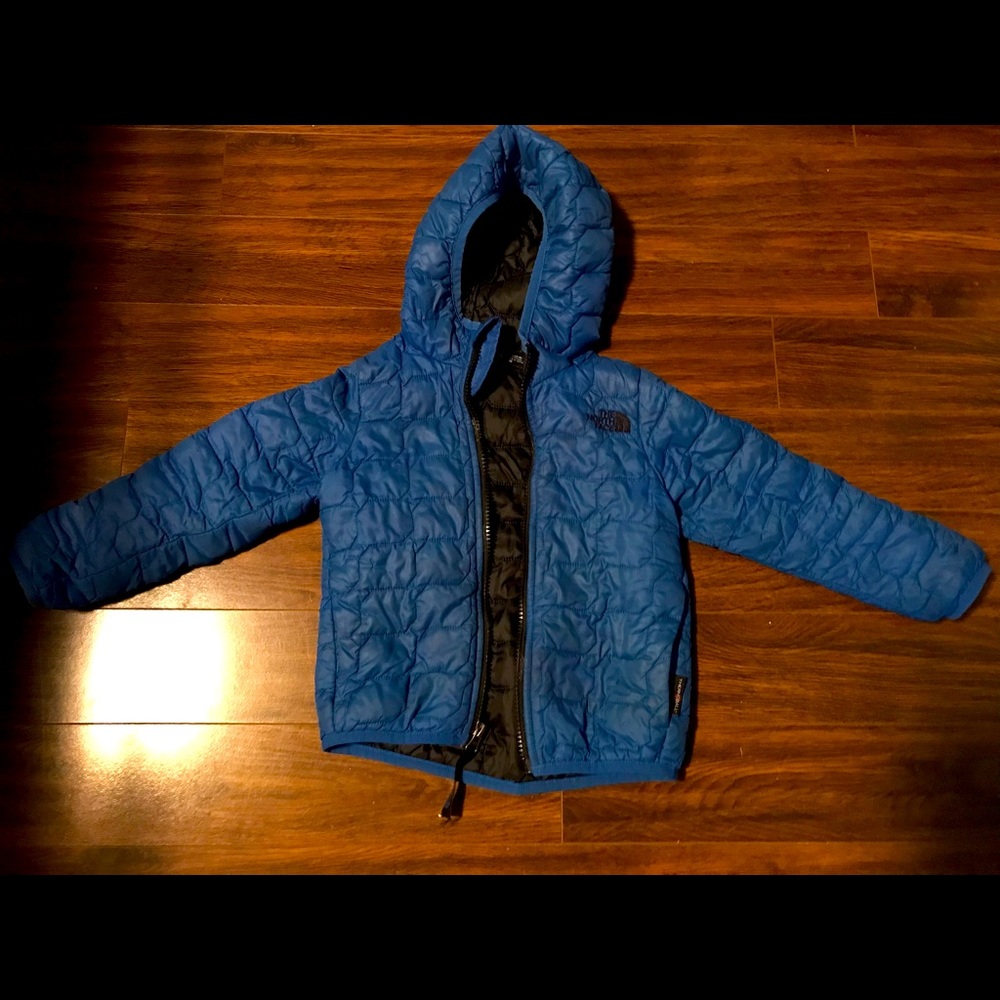 Thermoball Hoodie, light & warm. Good for layering. Some wear & tear.